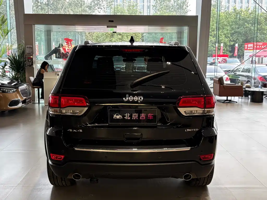 Jeep Grand Cherokee 2020 — фото 19
