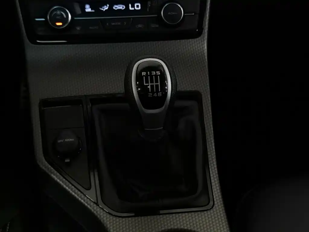 Geely Emgrand GS 2017 — фото 13