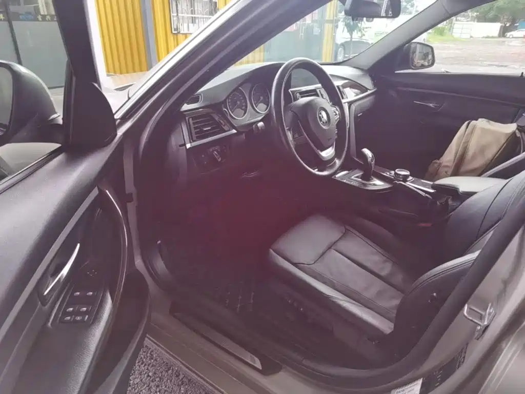 BMW 3 Series 2015 — фото 16