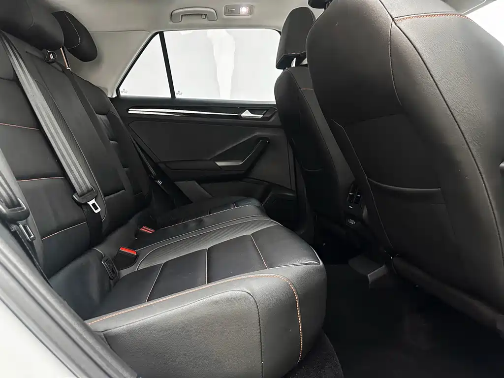 Volkswagen T-Roc 2022 — фото 22