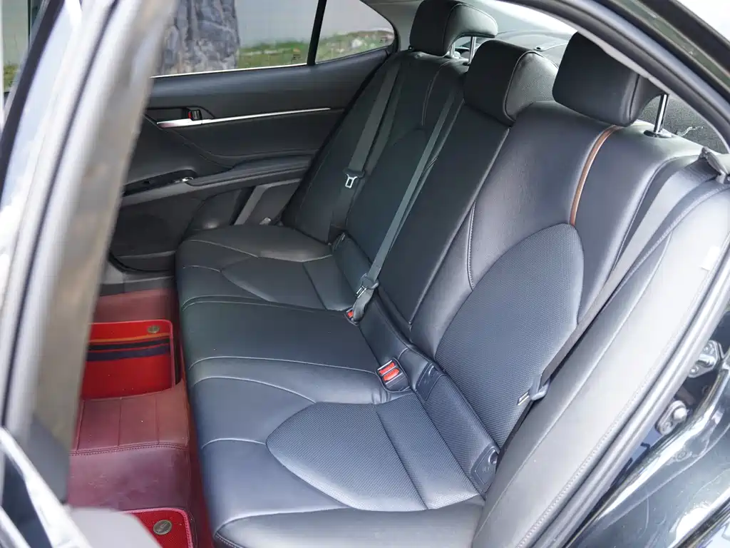 Toyota Camry 2023 — фото 24