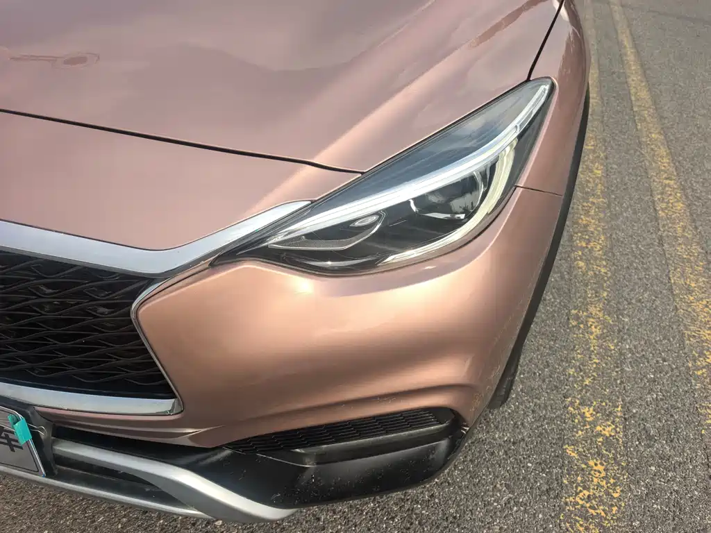 Infiniti QX30 2017 — фото 11