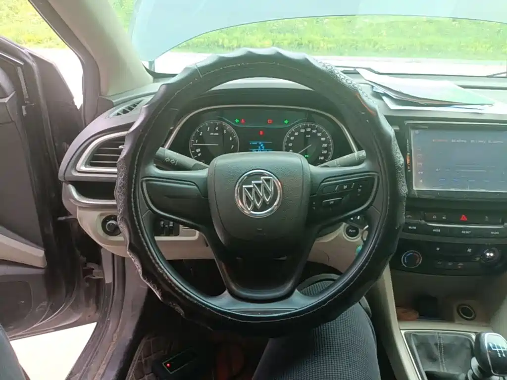 Buick Excelle 2015 — фото 11