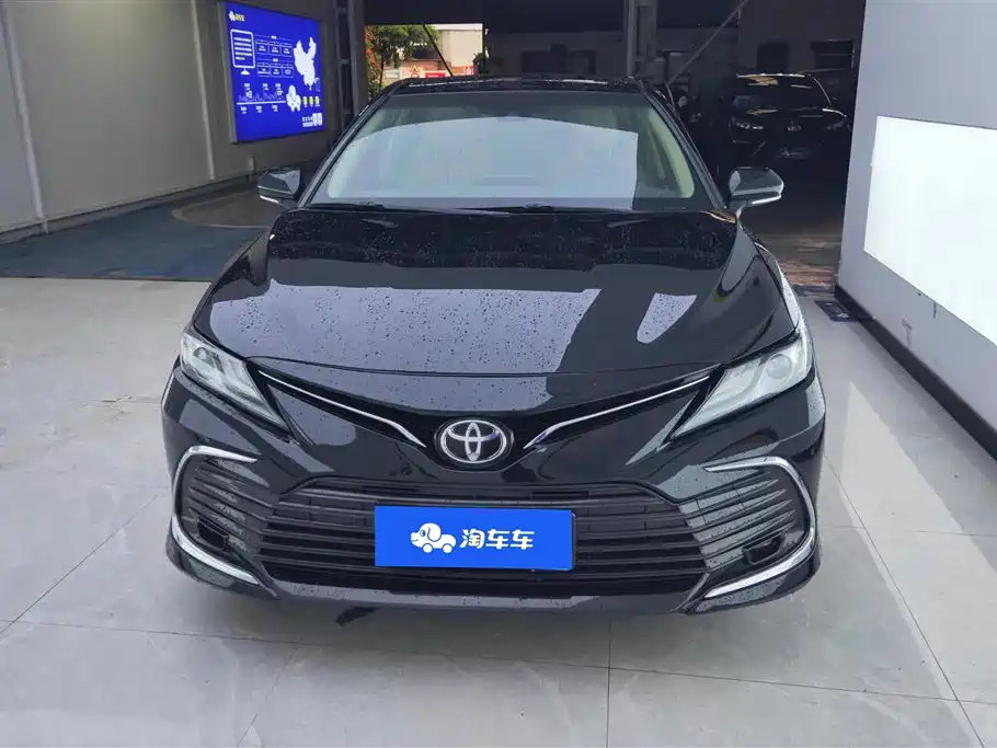 Toyota Camry 2023 — фото 2