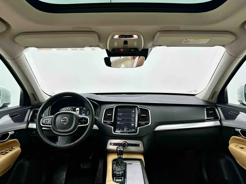 Volvo XC90 2016 — фото 12