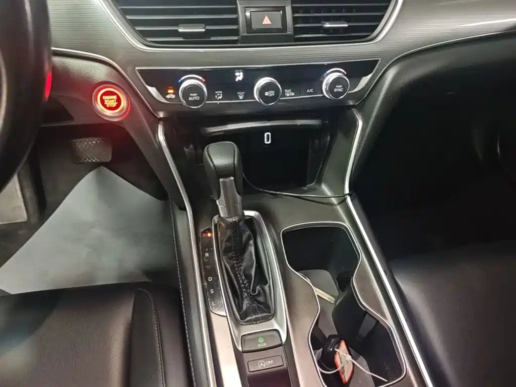 Honda Accord 2019 — фото 14