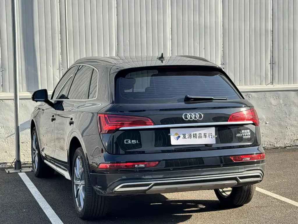 Audi Q5L 2023 — фото 18