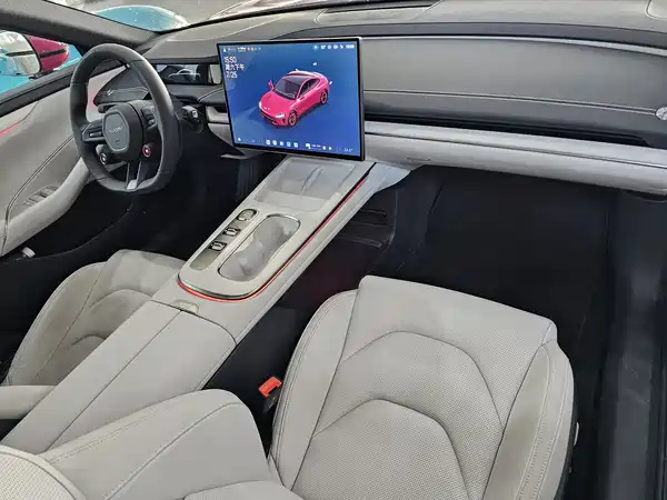 Xiaomi SU7 2025
