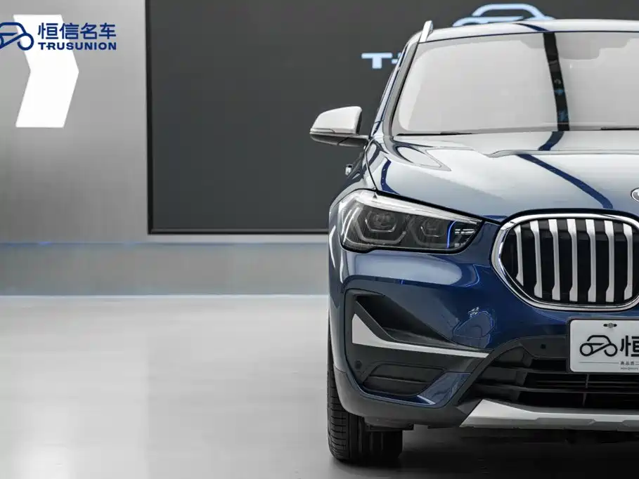 BMW X1 2021 — фото 8