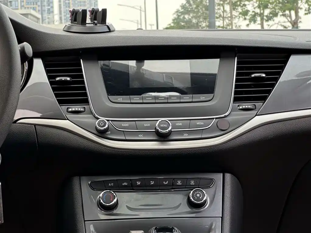 Buick Verano 2017 — фото 18