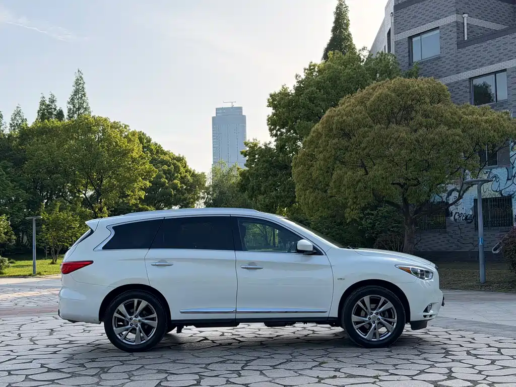 Infiniti JX 2015 — фото 12
