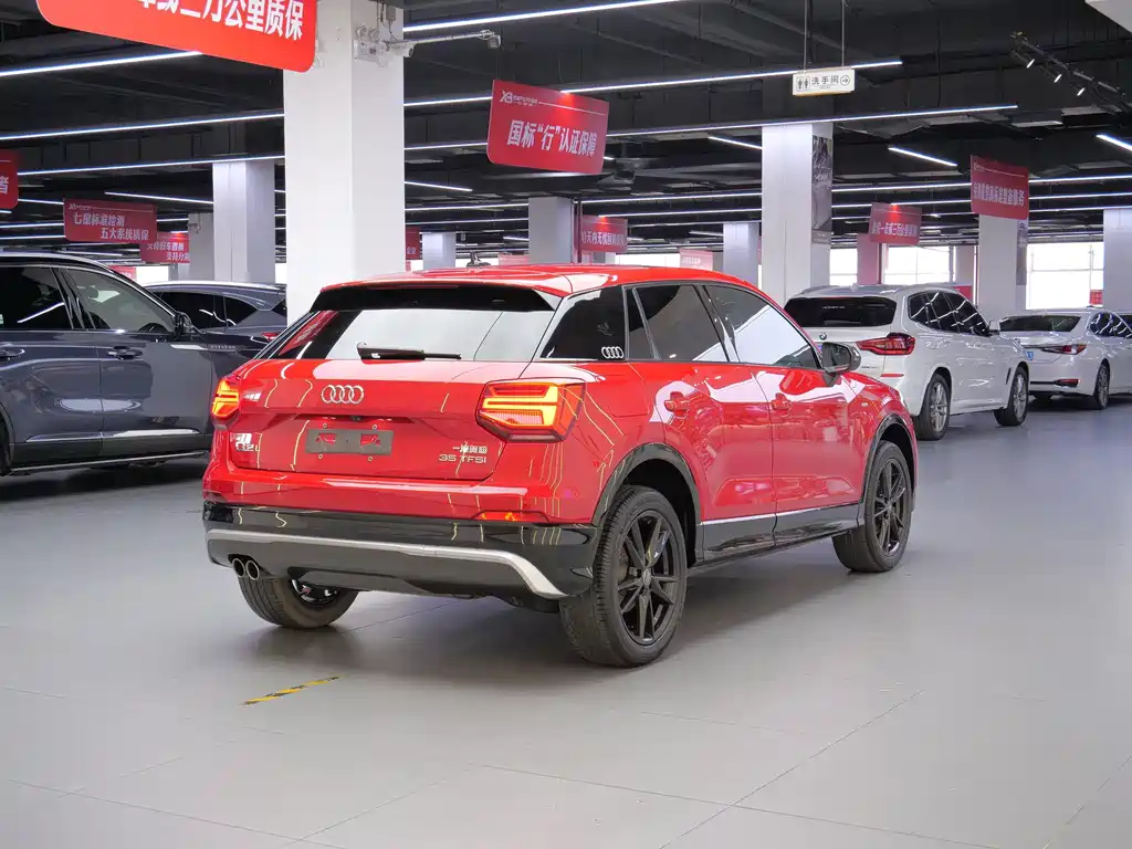 Audi Q2L 2019 — фото 6