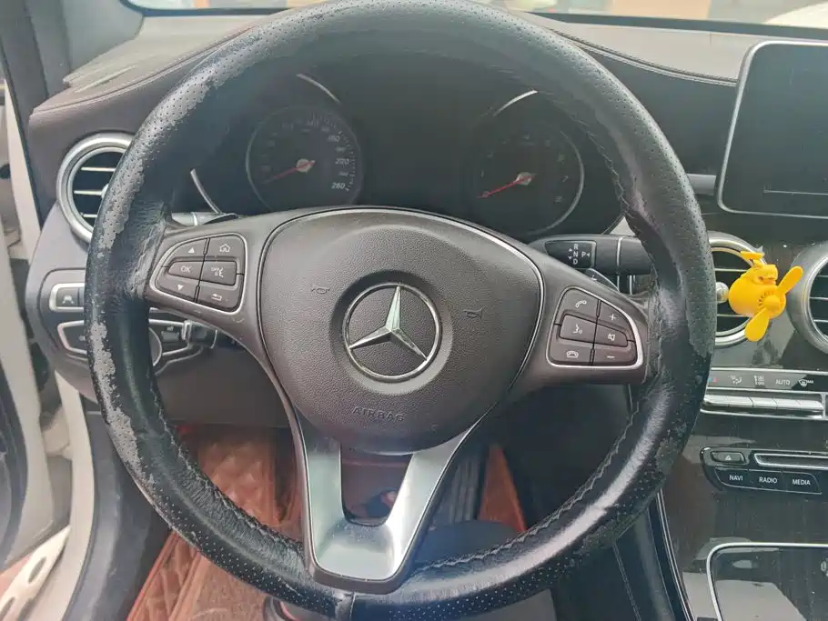 Mercedes-Benz GLC 2017 — фото 15