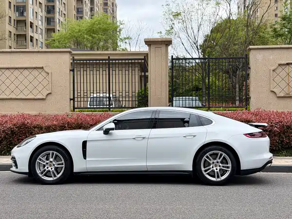 Porsche Panamera 2018