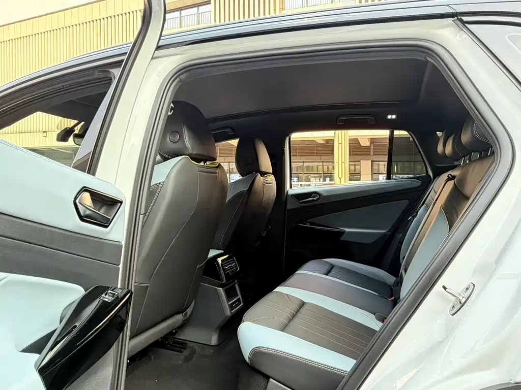 Volkswagen ID.4 X 2025