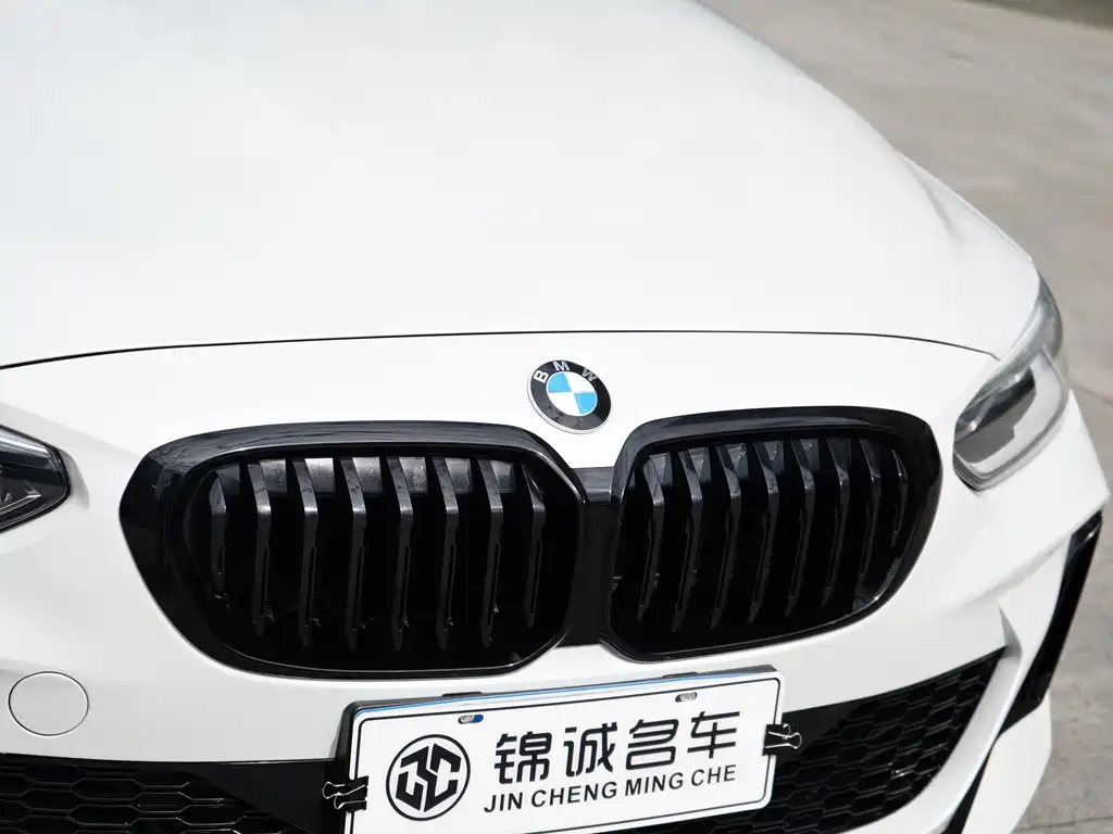 BMW 1 Series 2021 — фото 11