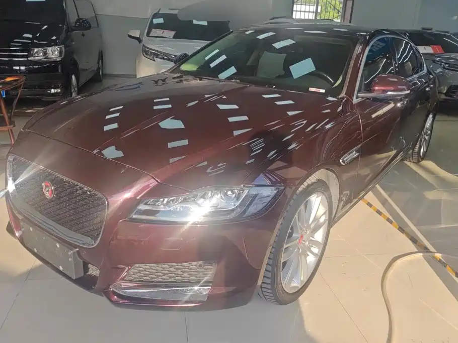 Jaguar XFL 2019