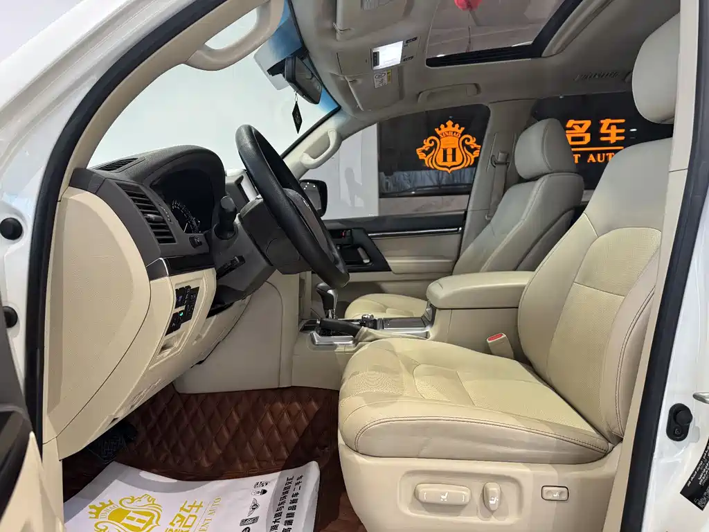 Toyota Land Cruiser 2020 — фото 6