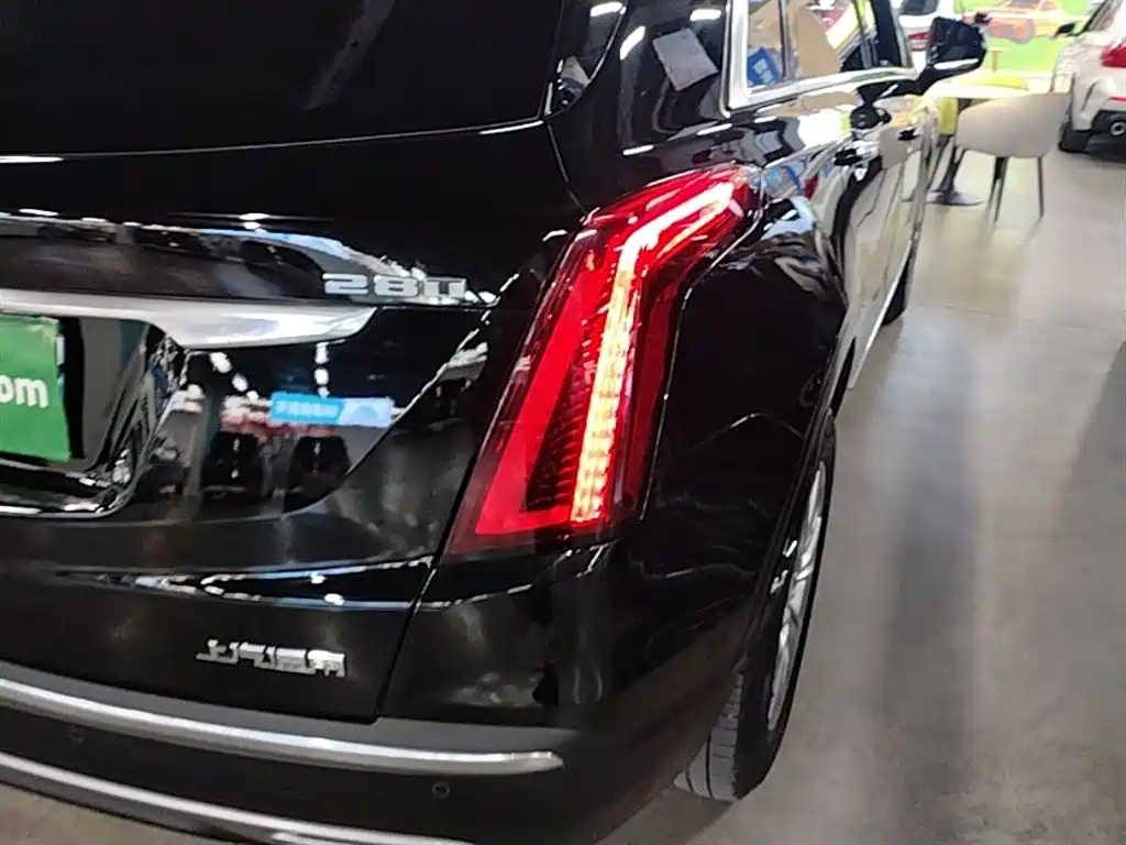 Cadillac XT5 2021 — фото 8