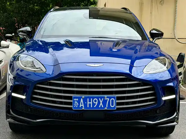 Aston Martin DBX 2024