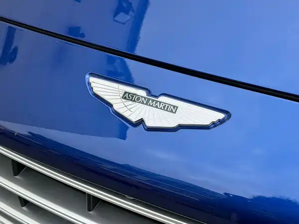 Aston Martin DBX 2024