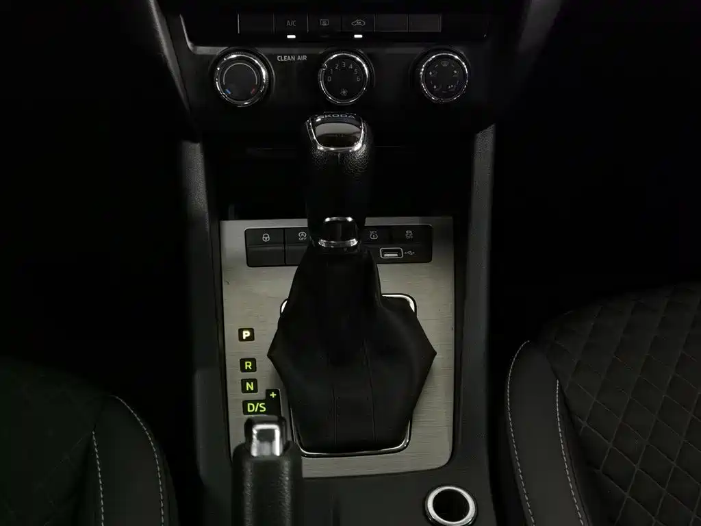 Skoda Octavia 2020 — фото 13