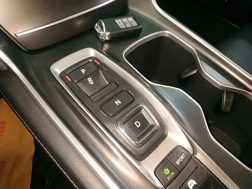 Honda Accord 2023 — фото 10