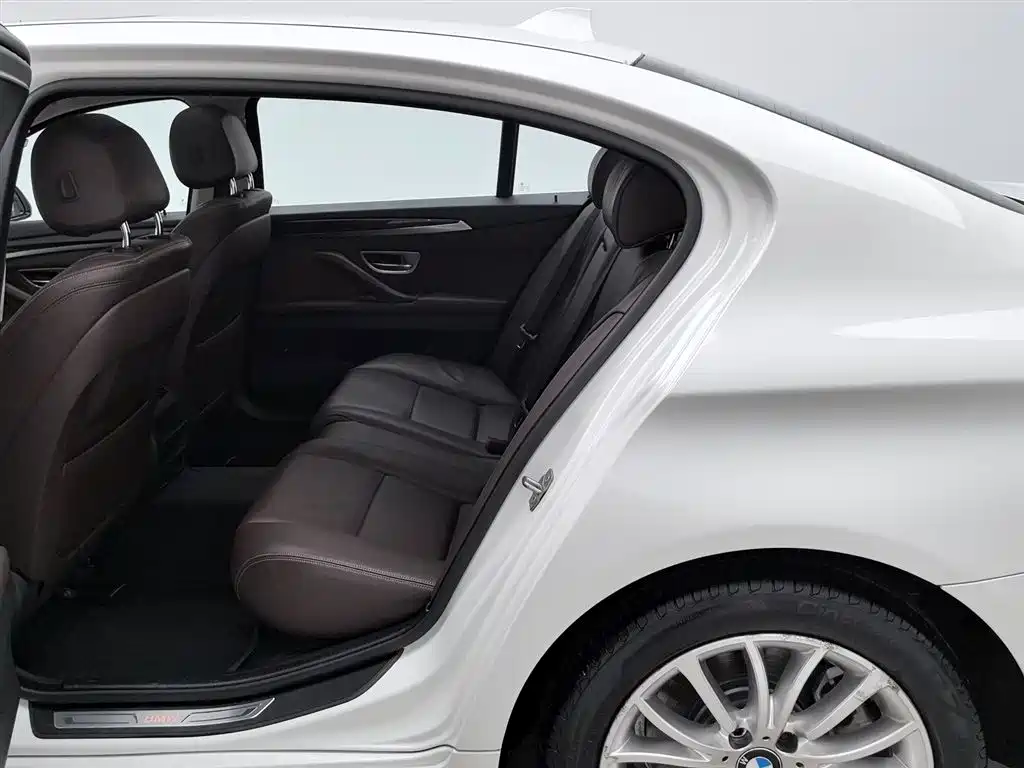 BMW 5 Series 2014 — фото 15