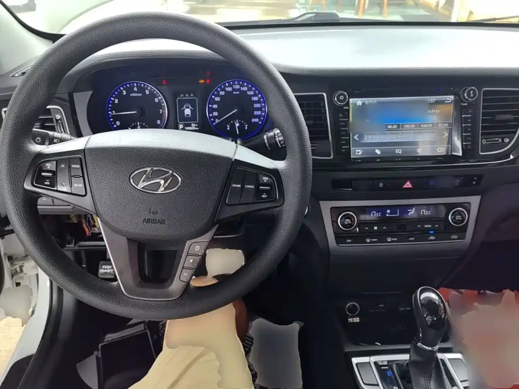 Hyundai Mistra 2015 — фото 10