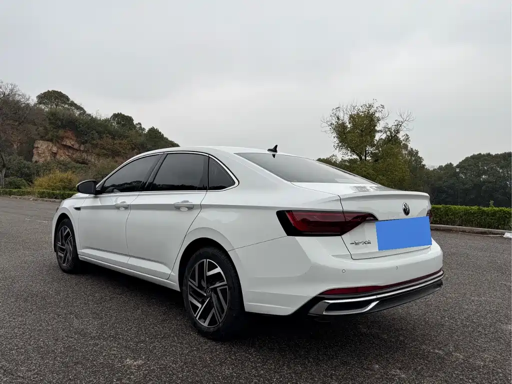 Volkswagen Sagitar 2023