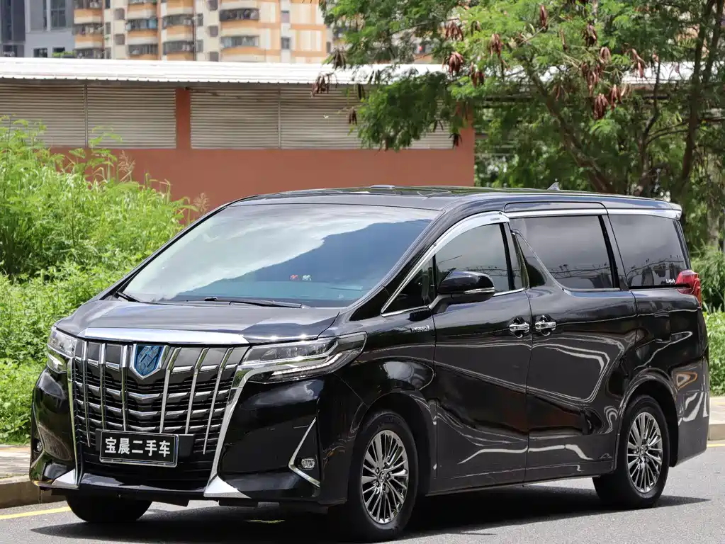 Toyota Alphard 2022 — фото 1