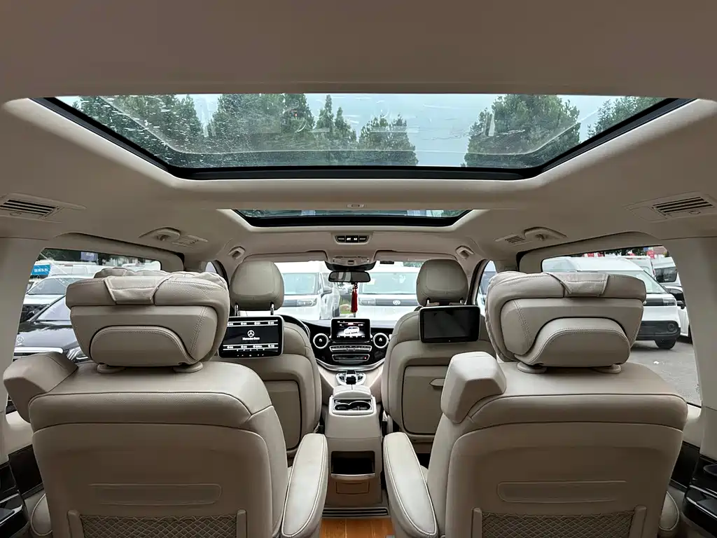 Mercedes-Benz V-Class 2016 — фото 27