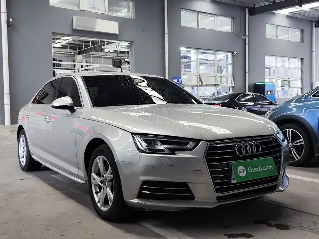 Audi A4L 2018 — фото 4