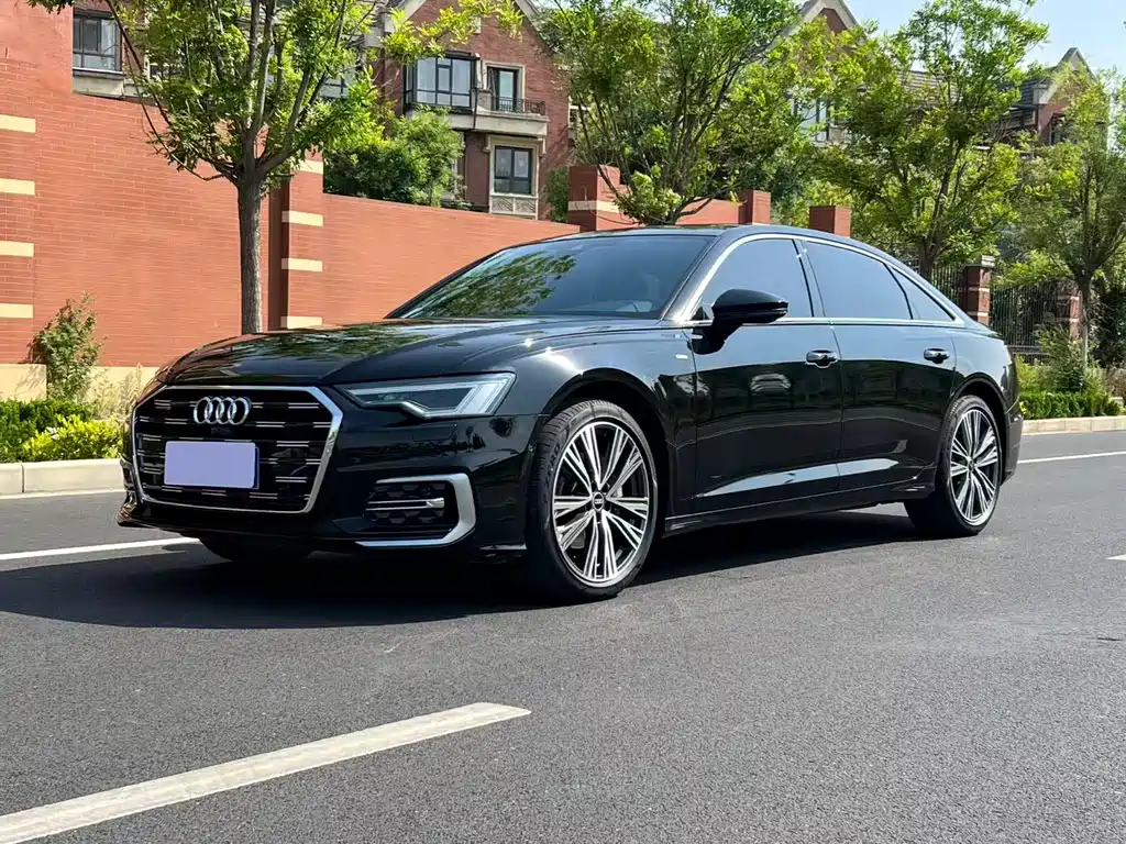 Audi A6L 2022 — фото 1