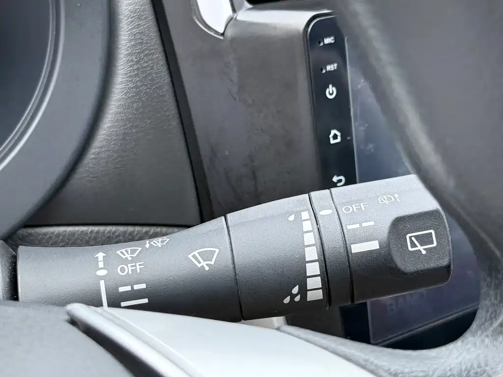 Nissan Tiida 2017 — фото 19