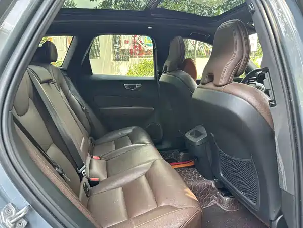 Volvo XC60 2021