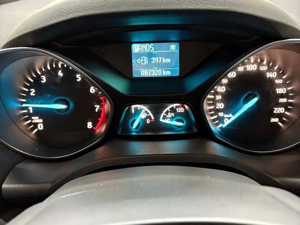 Ford Kuga 2017 — фото 10