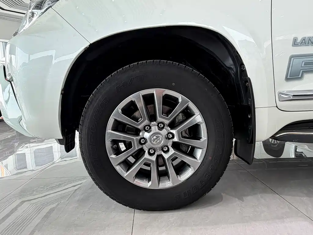 Toyota Prado 2020 — фото 19