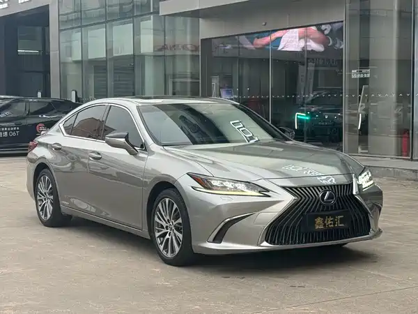 Lexus ES 2018