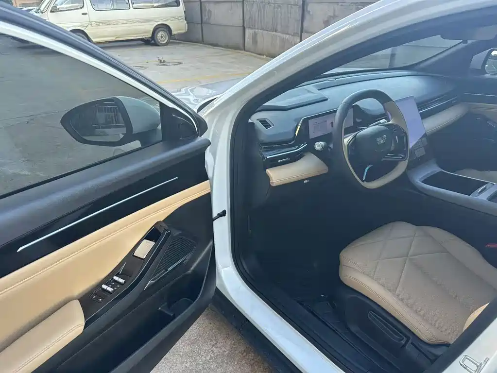 Geely Galaxy L6 2024 — фото 15
