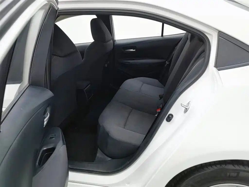 Toyota Corolla 2023 — фото 15