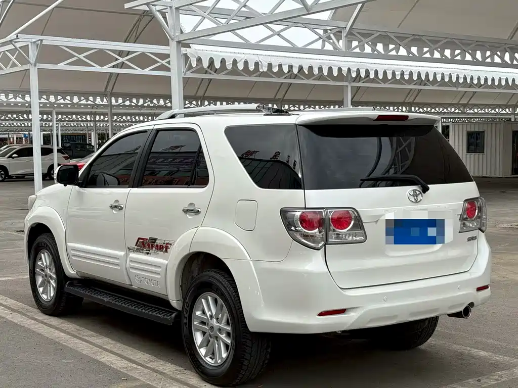 Toyota Fortuner 2015 — фото 7