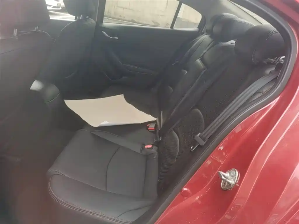 Mazda 3 Axela 2015 — фото 17