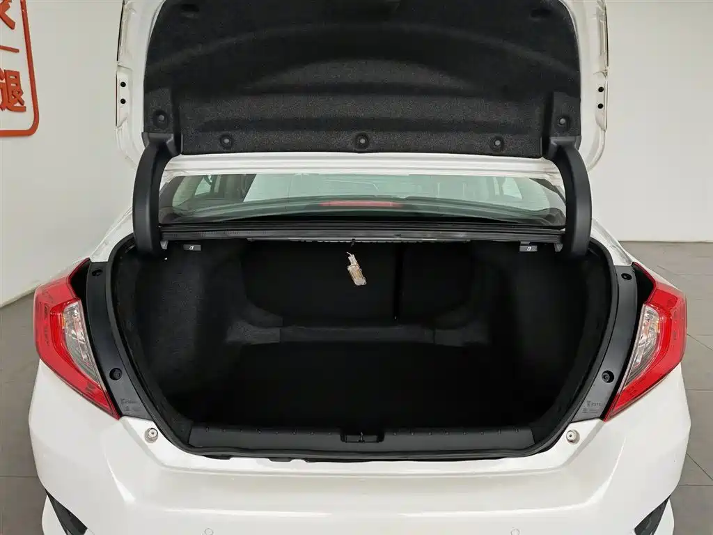 Honda Civic 2016 — фото 16