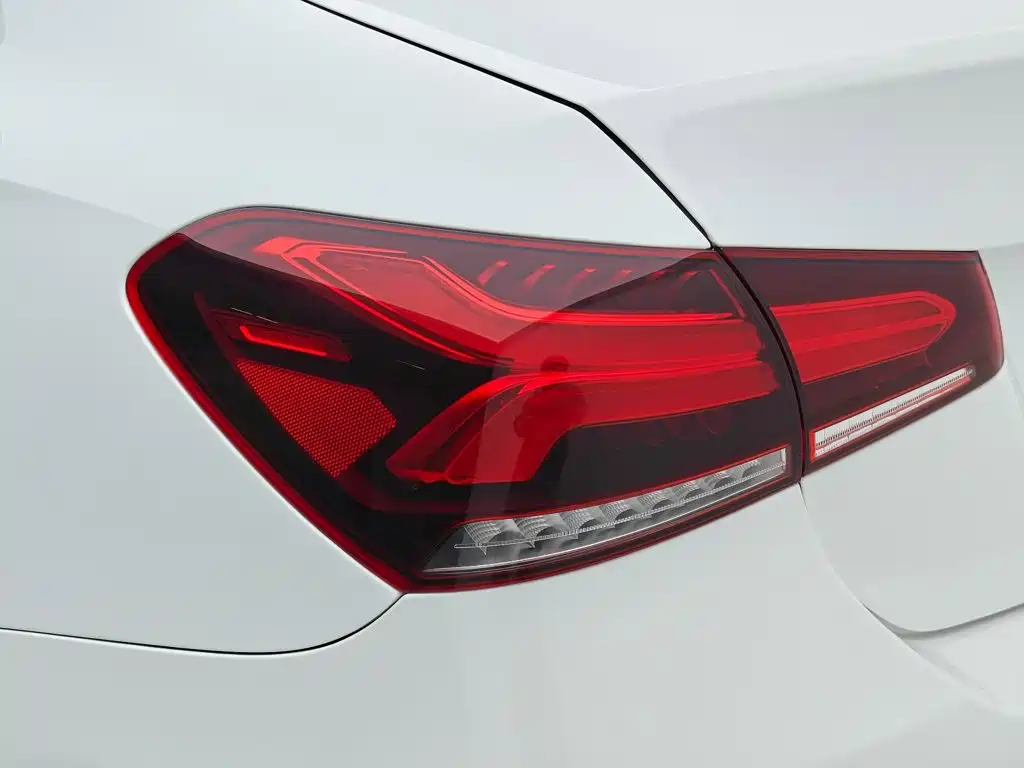 Mercedes-Benz A-Class 2023 — фото 12