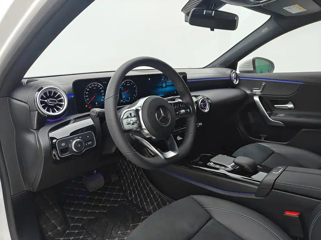 Mercedes-Benz A-Class 2023 — фото 20