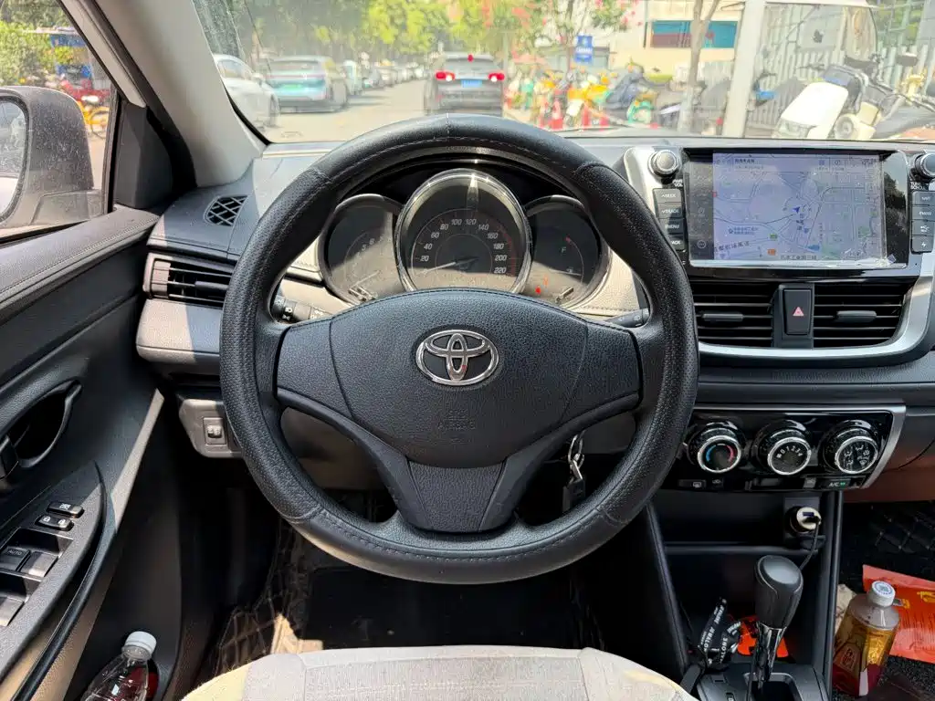 Toyota Yaris L 2021 — фото 14