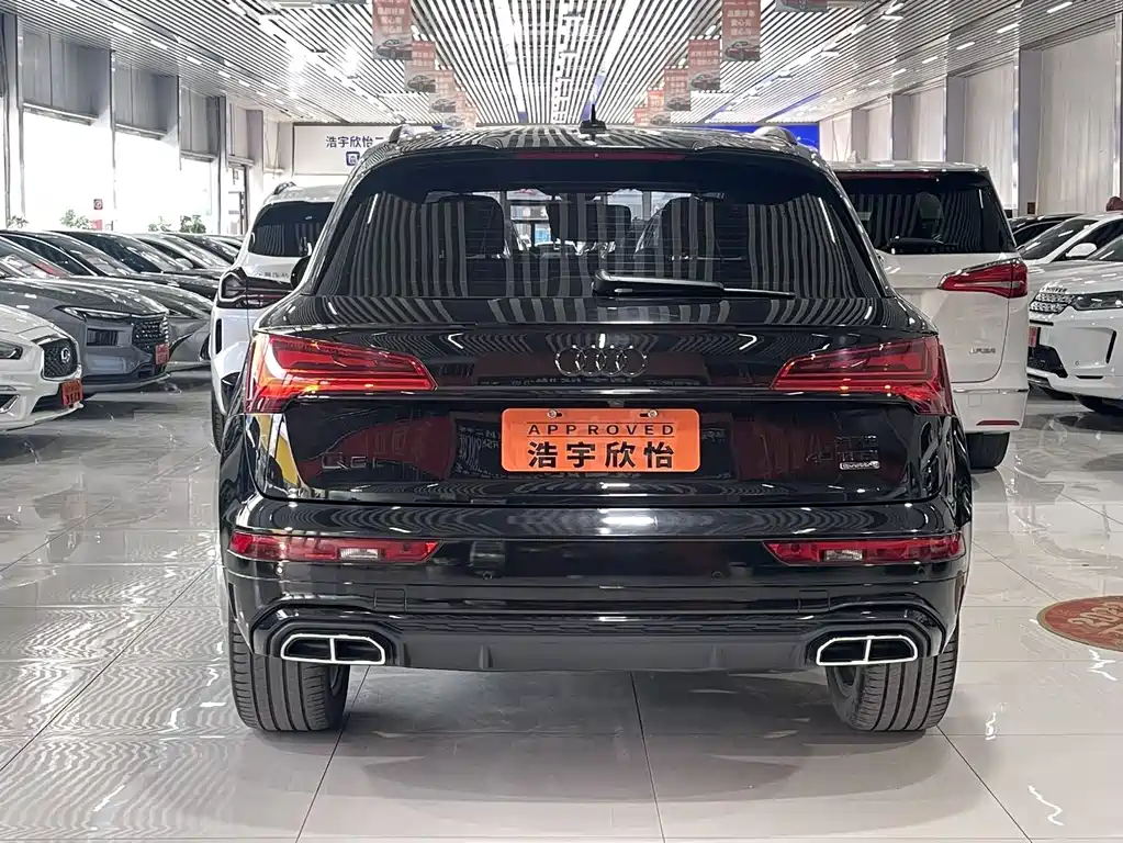 Audi Q5L 2023 — фото 14
