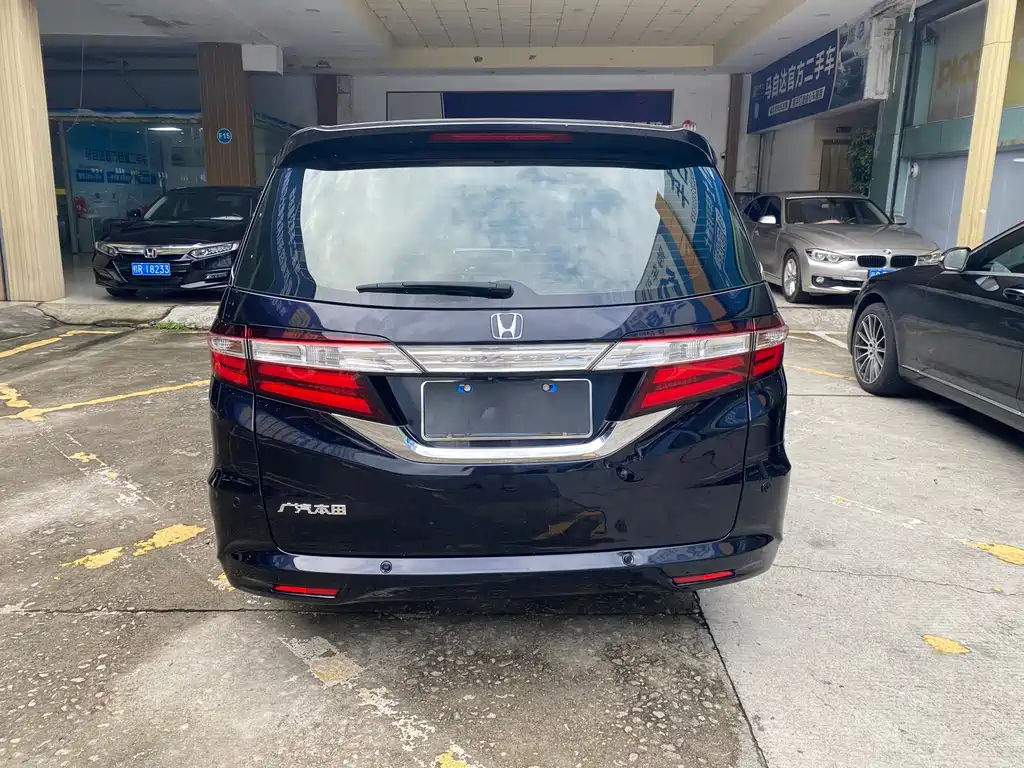 Honda Odyssey 2016 — фото 5