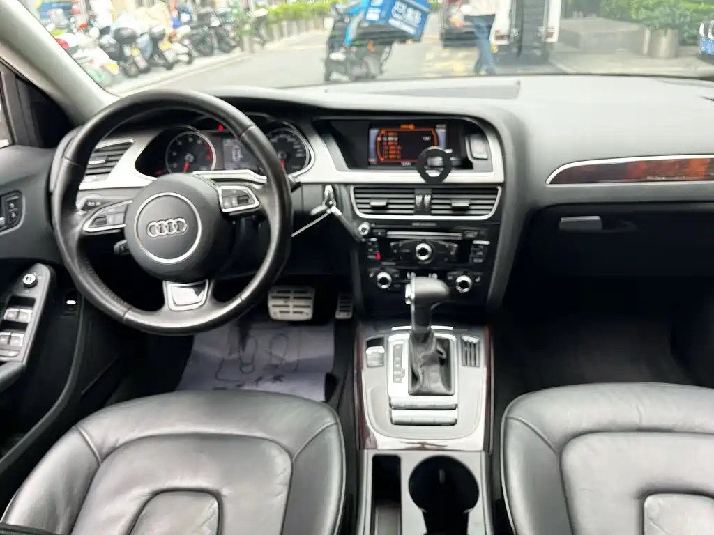 Audi A4L 2015 — фото 13